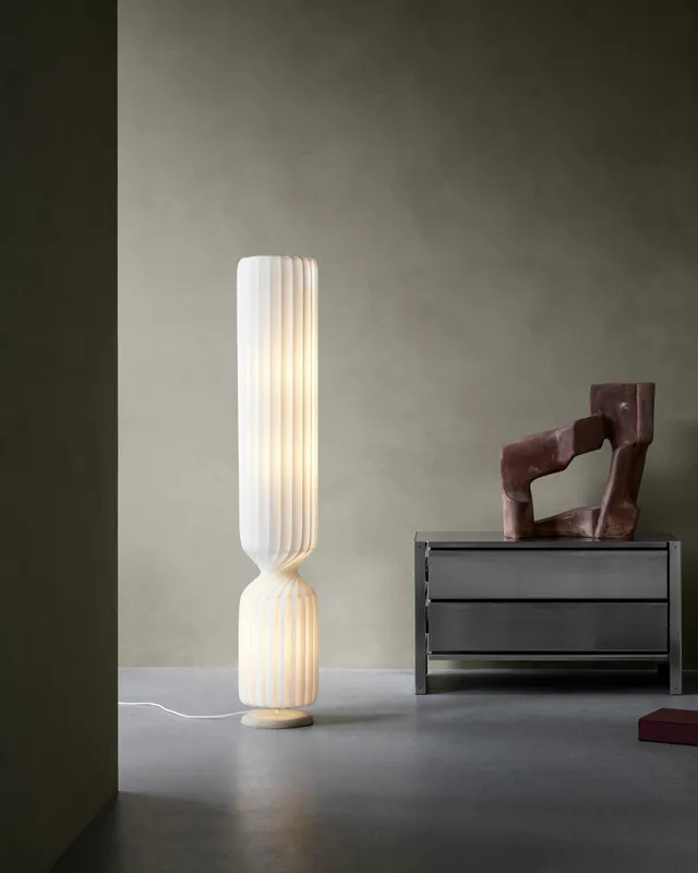 Tom Rossau TR41 gulvlampe timeglass hvit