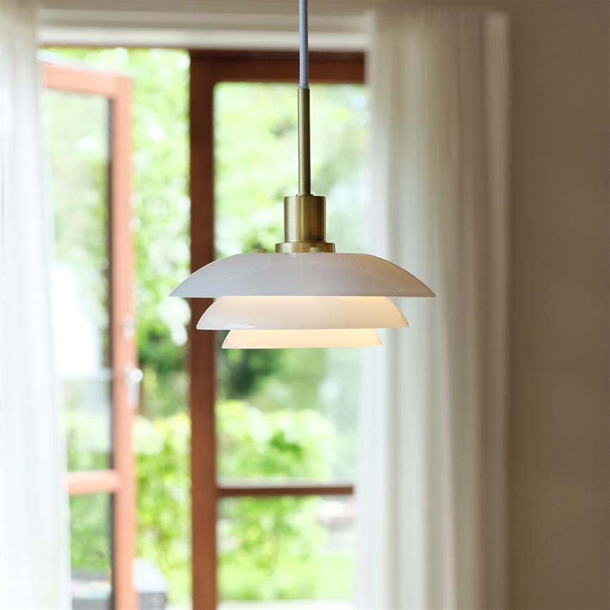 Dyberg Larsen DL31 pendel messing opalglass
