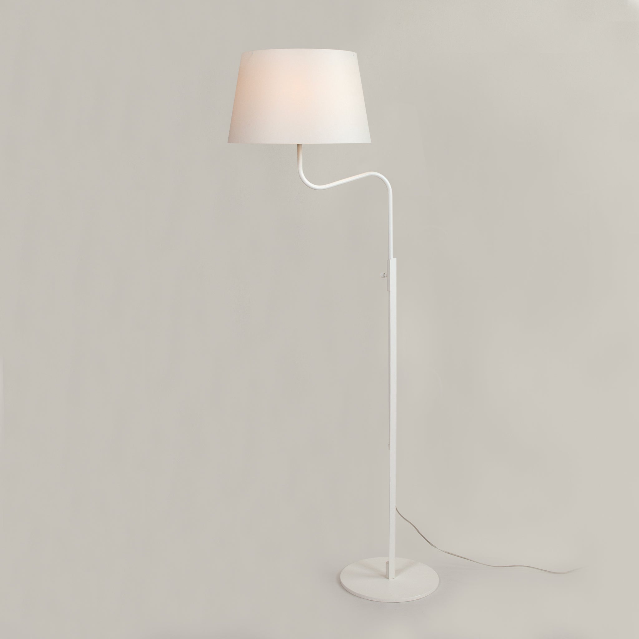 Zlamp Vega 141-3528 gulvlampe hvit svingbar