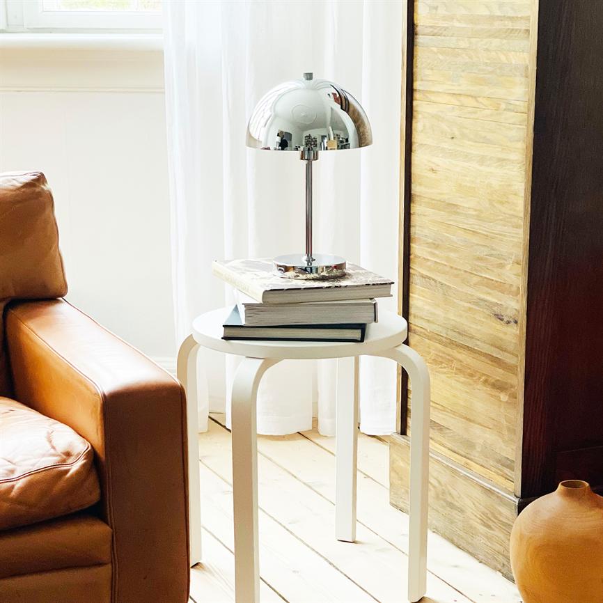 Dyberg Larsen Stockholm 2.0 bordlampe krom oppladbar