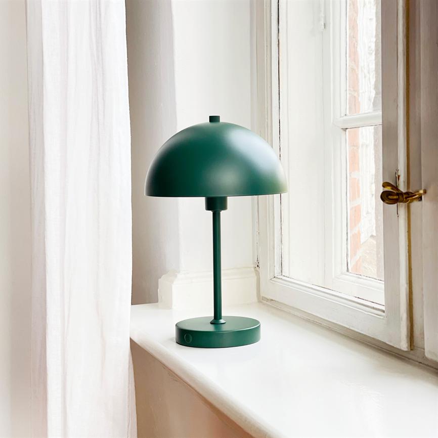 Dyberg Larsen Stockholm V2.0 bordlampe mørkegrønn oppladbar