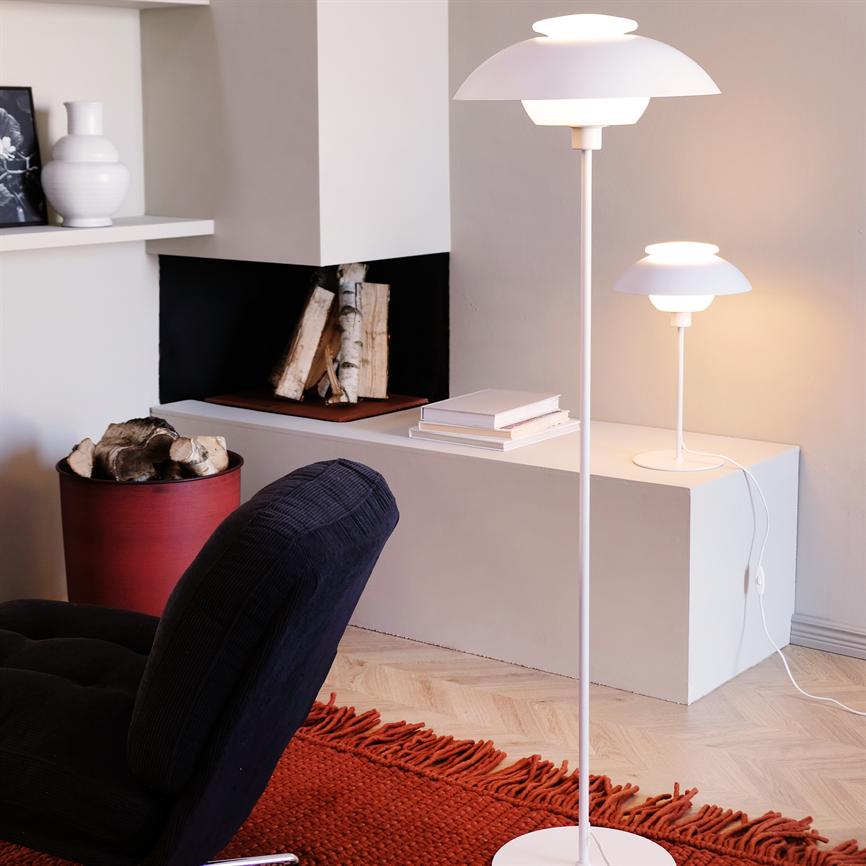 Dyberg Larsen Opus Gulvlampe hvit opalglass