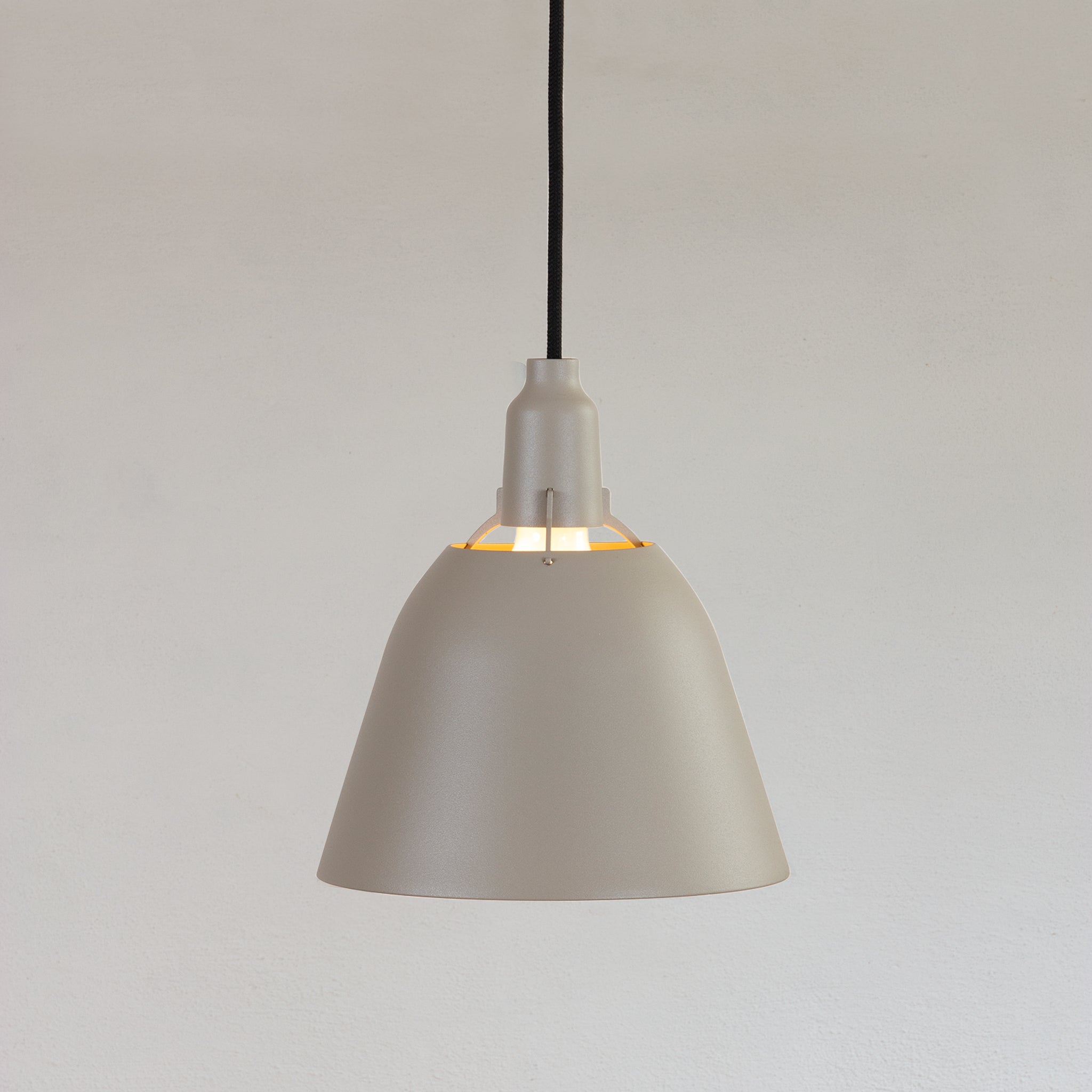 Zlamp P 656-22 pendel 22 cm mørkegrå blendefri
