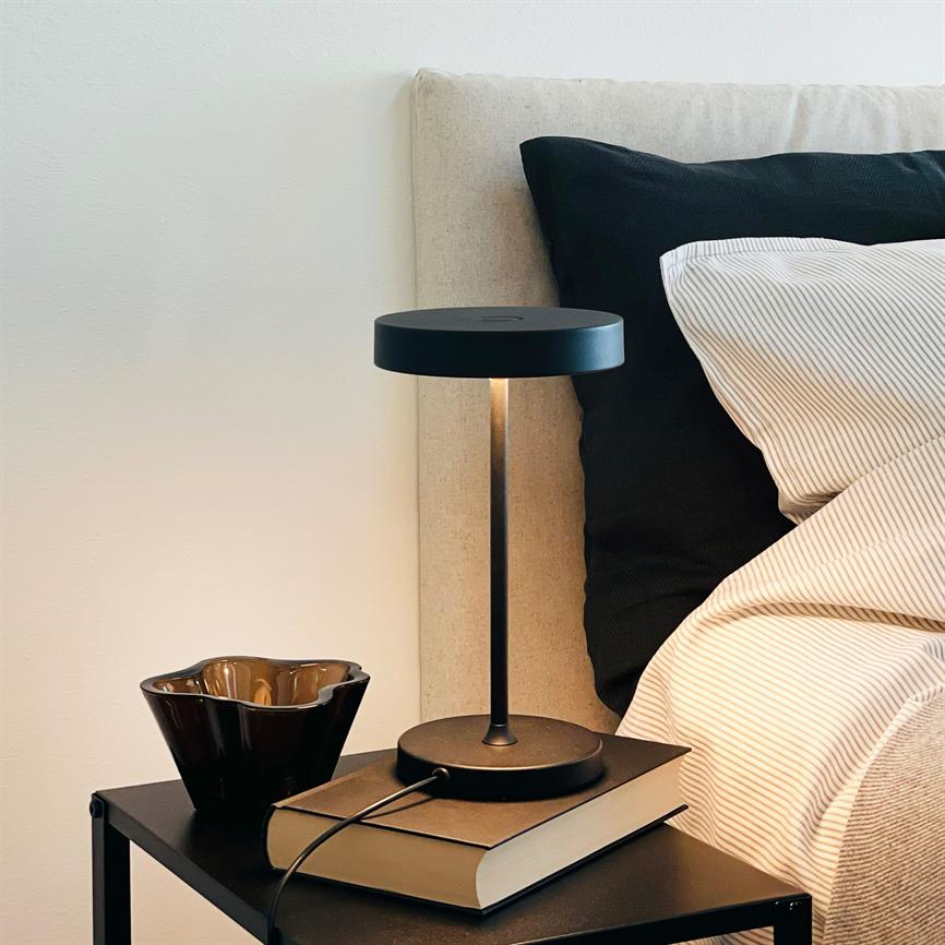 Dyberg Larsen Starlight bordlampe svart dimbar LED