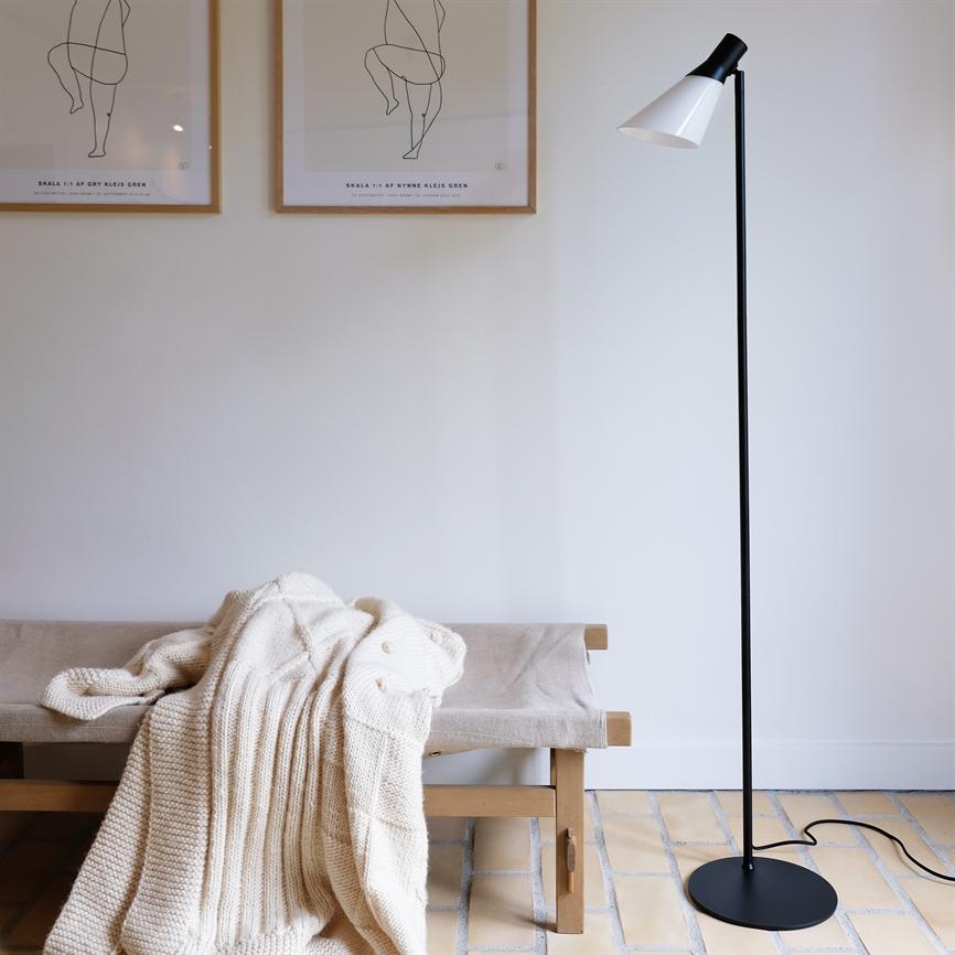 Dyberg Larsen Gent gulvlampe svart opal vippbar