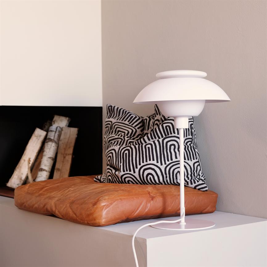 Dyberg Larsen Opus bordlampe hvit opalglass