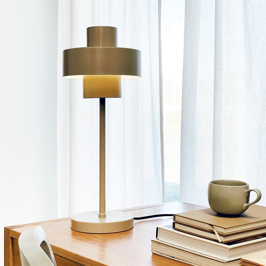 Dyberg Larsen Stoke bordlampe grå metall