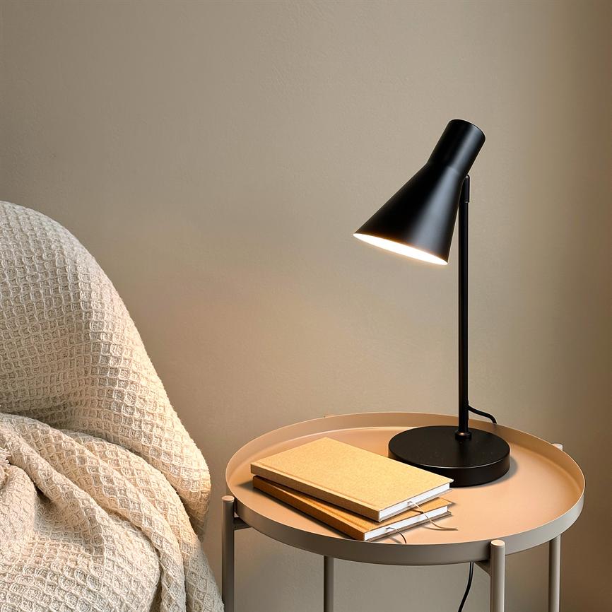 Dyberg Larsen DL12 bordlampe svart leselampe