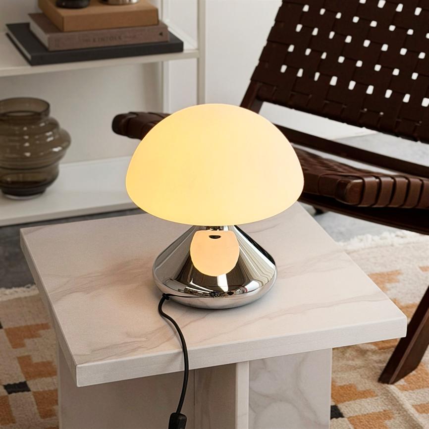 Dyberg Larsen Trophy bordlampe krom opalglass