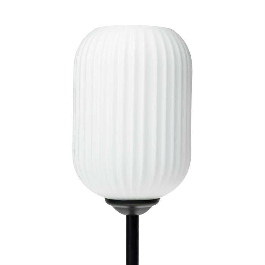 Dyberg Larsen Riflet bordlampe opal glass