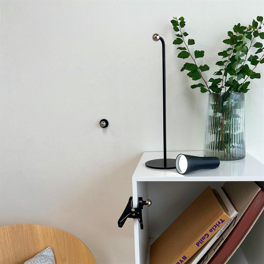 Dyberg Larsen 4in1 bordlampe svart oppladbar