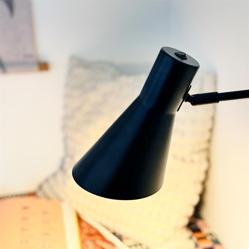 Dyberg Larsen DL12 vegglampe matt svart klassisk