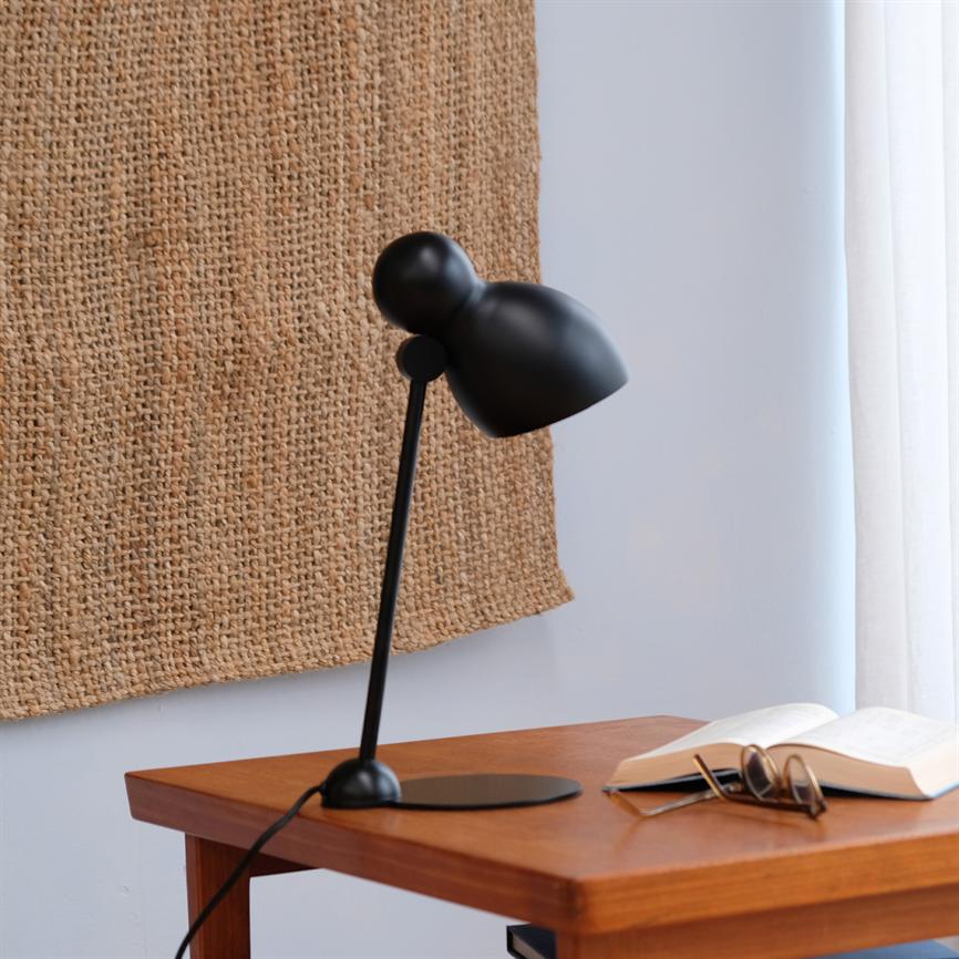 Dyberg Larsen Ludo bordlampe sort metall