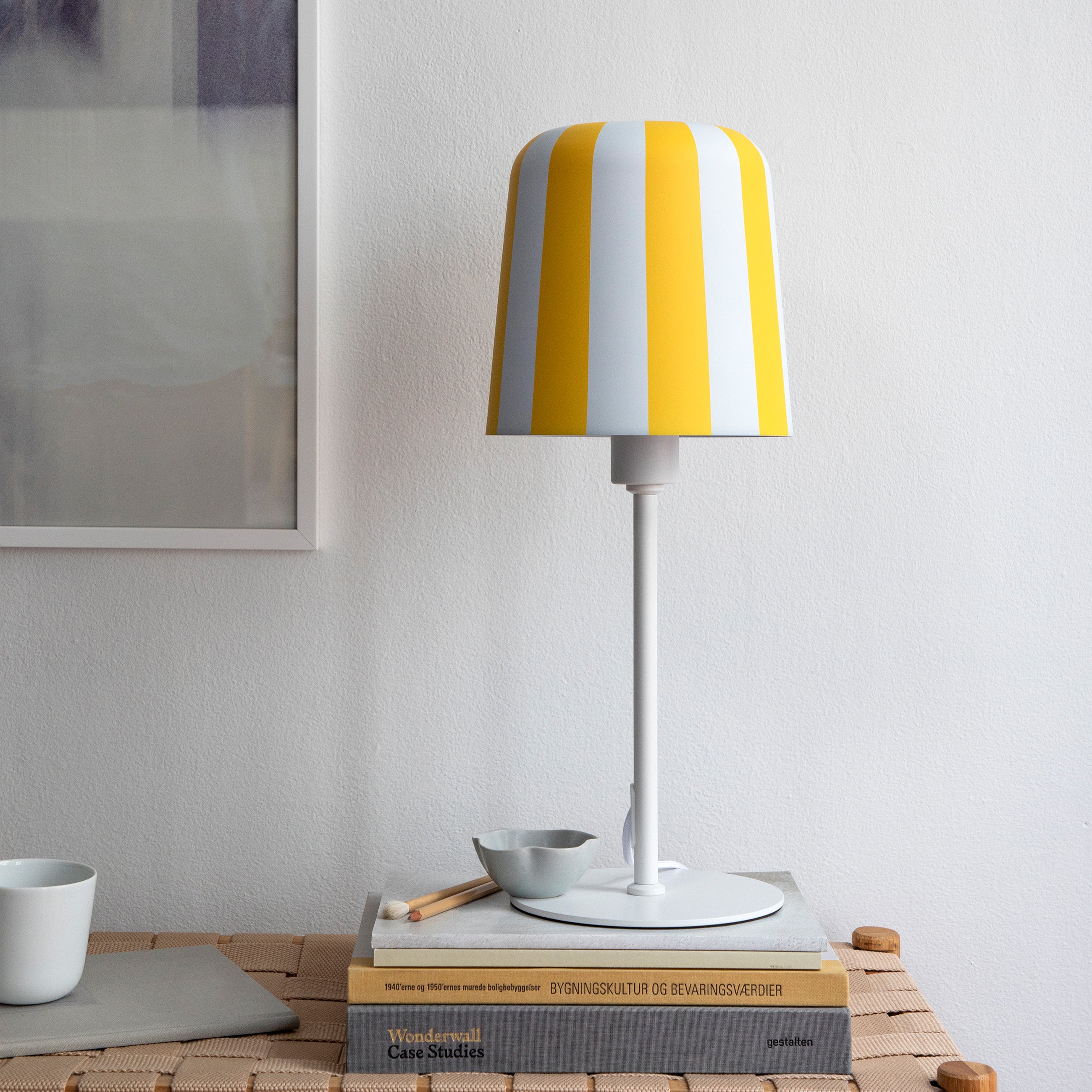Dyberg Larsen Gry bordlampe gul stripet