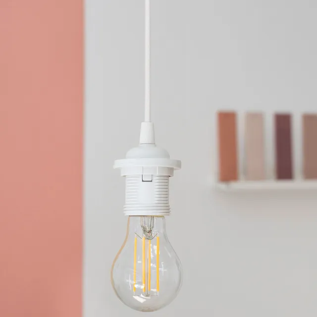 UMAGE Good Idea E27 LED-pære varm hvit