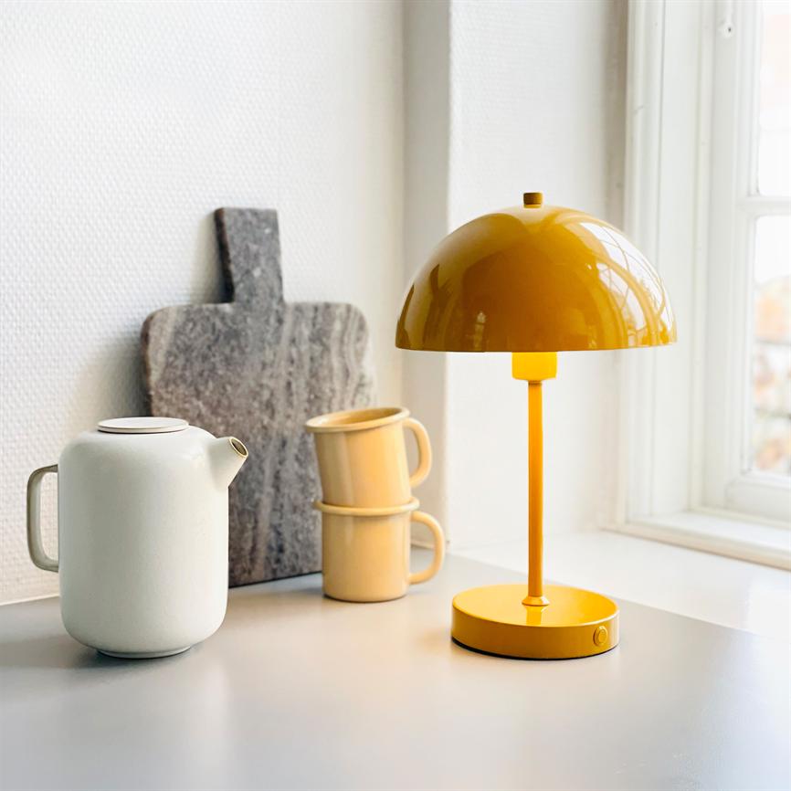 Dyberg Larsen Stockholm V2.0 bordlampe karri oppladbar
