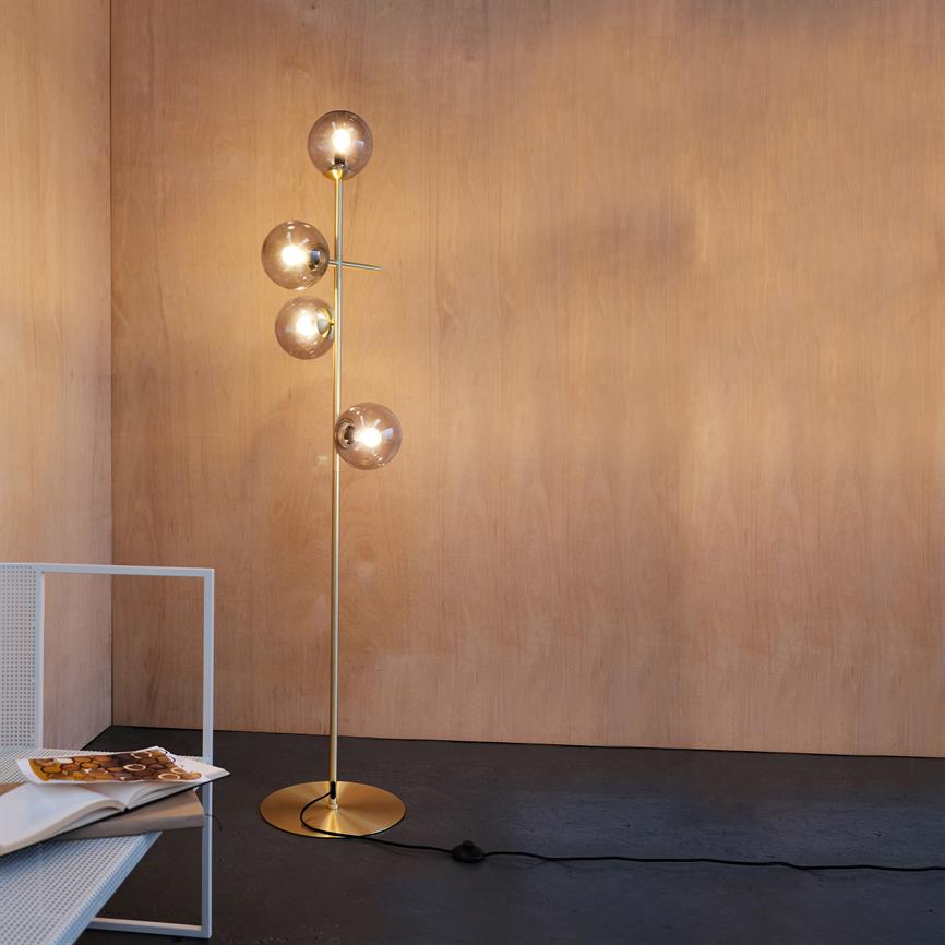 Dyberg Larsen Como gulvlampe messing røykglass