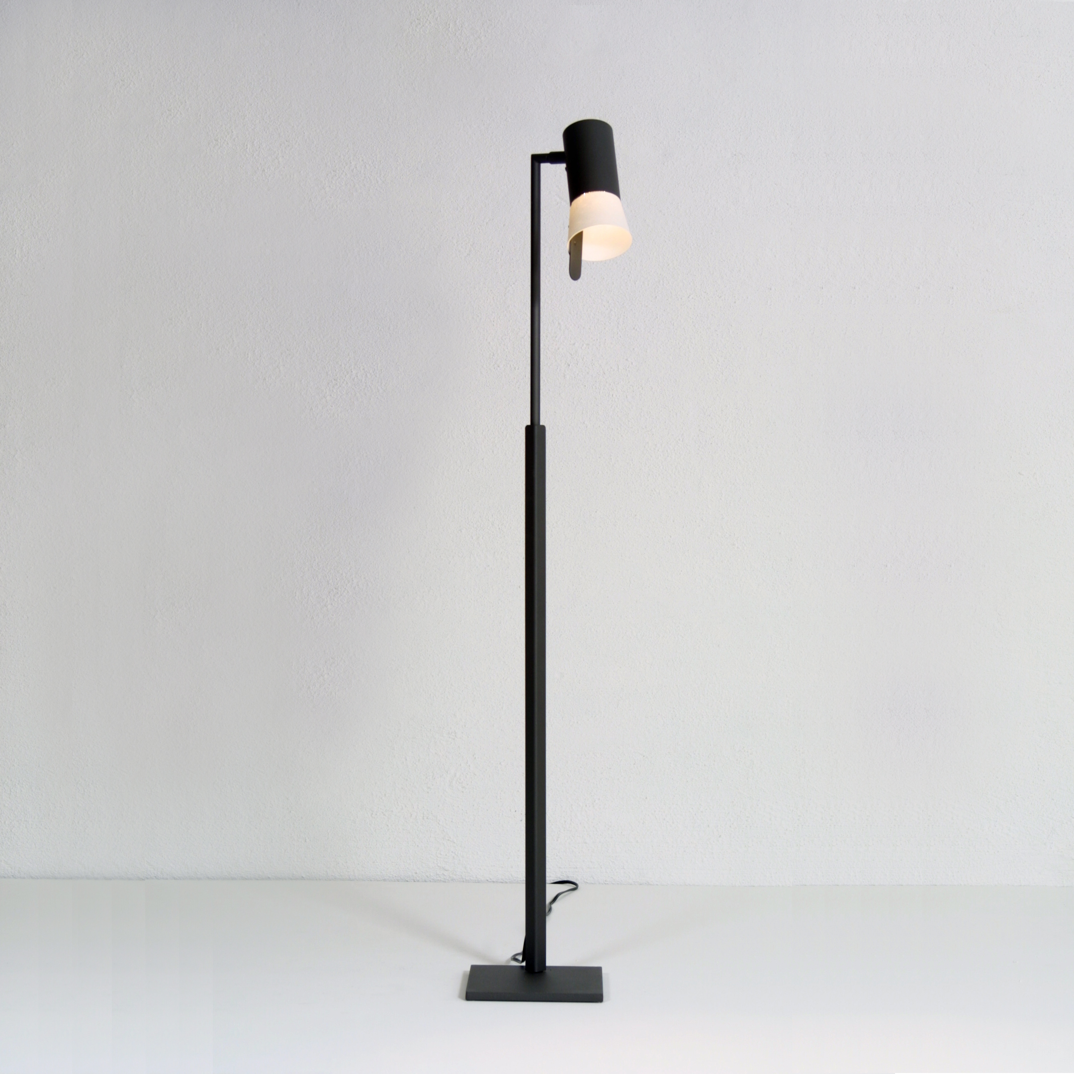 Zlamp Bezz 143 gulvlampe mørkegrå leselampe