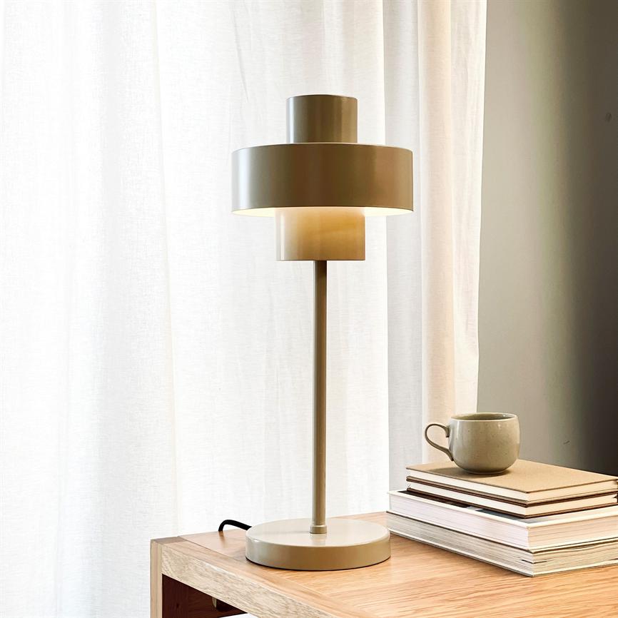 Dyberg Larsen Stoke bordlampe grå metall