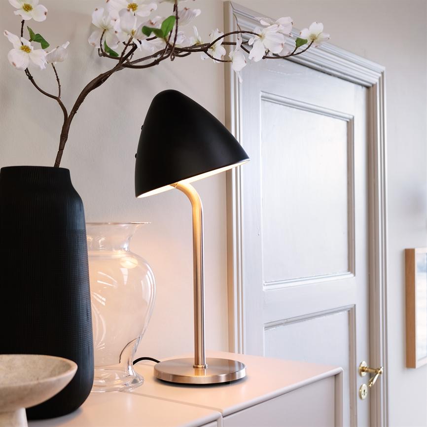 Dyberg Larsen Oulu bordlampe svart børstet stål