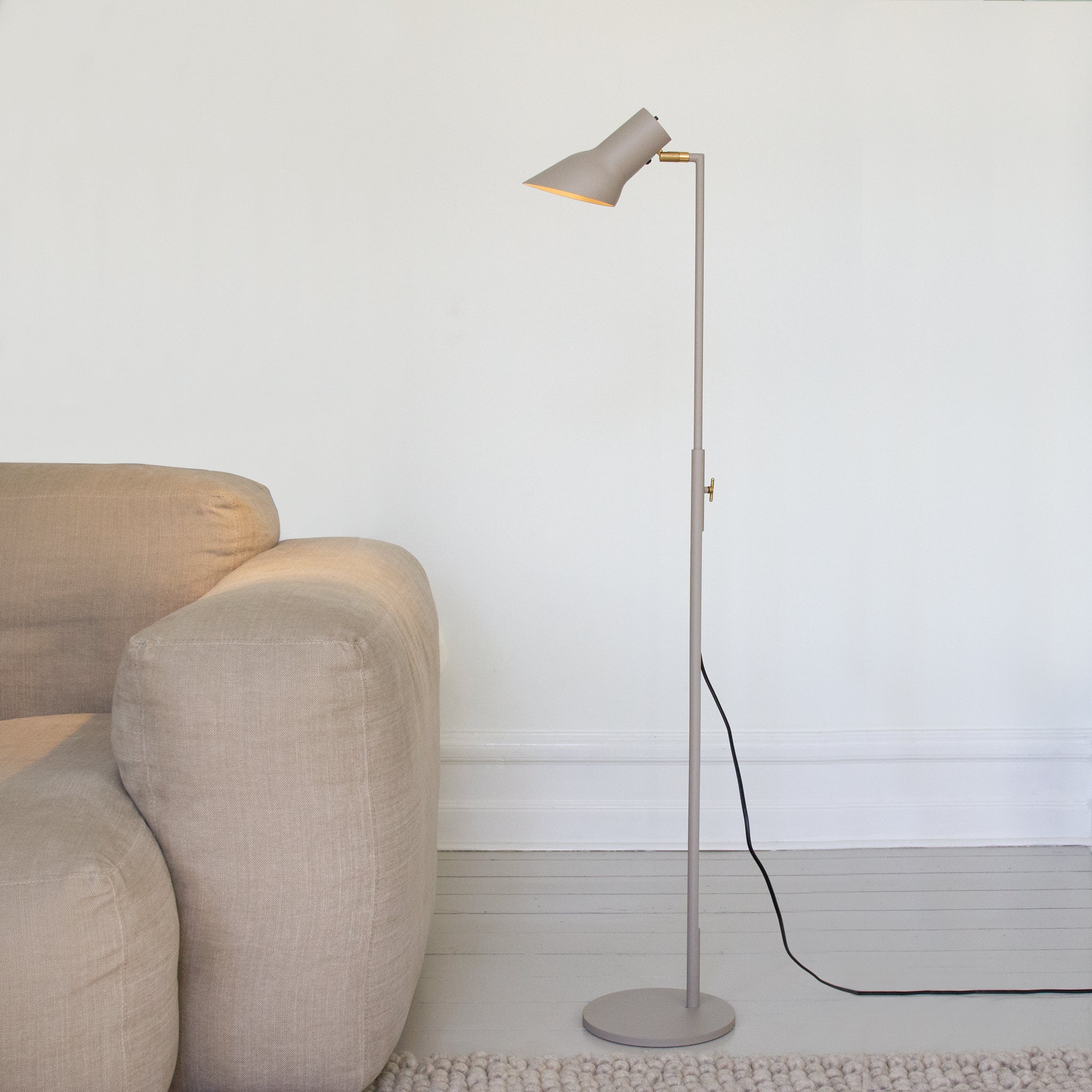 Zlamp Q10 gulvlampe mørkegrå stål leselampe