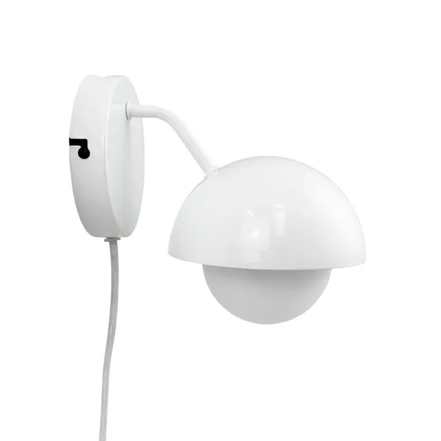 Dyberg Larsen Rose vegglampe hvit glasskuppel