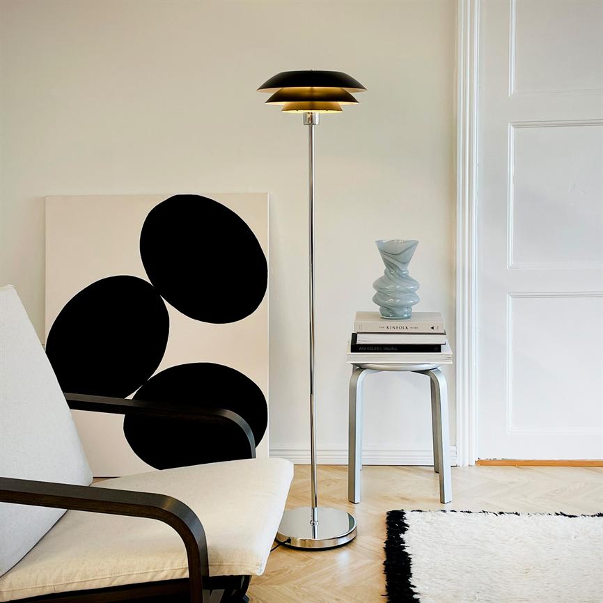 Dyberg Larsen DL31 gulvlampe svart klassisk
