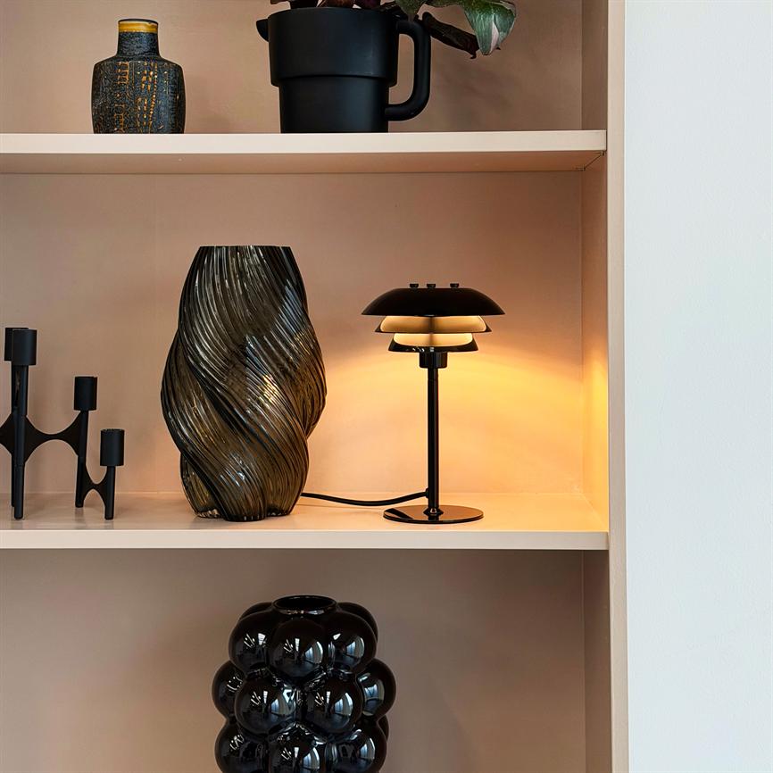 Dyberg Larsen Sixteen bordlampe svart blank