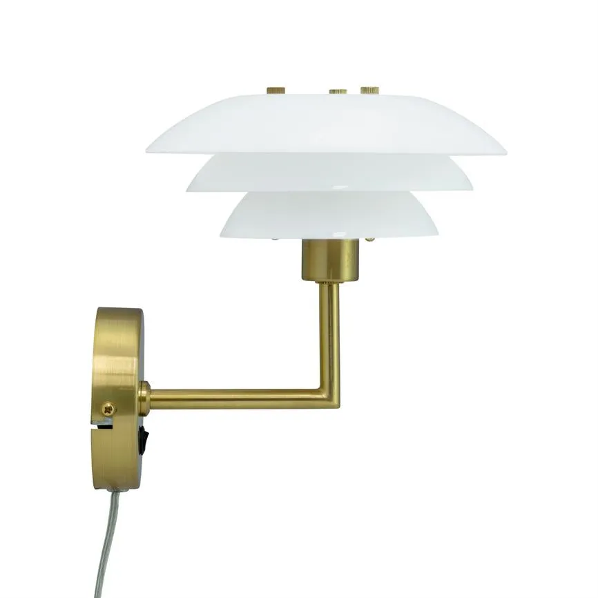 Dyberg Larsen DL20 vegglampe opal messing