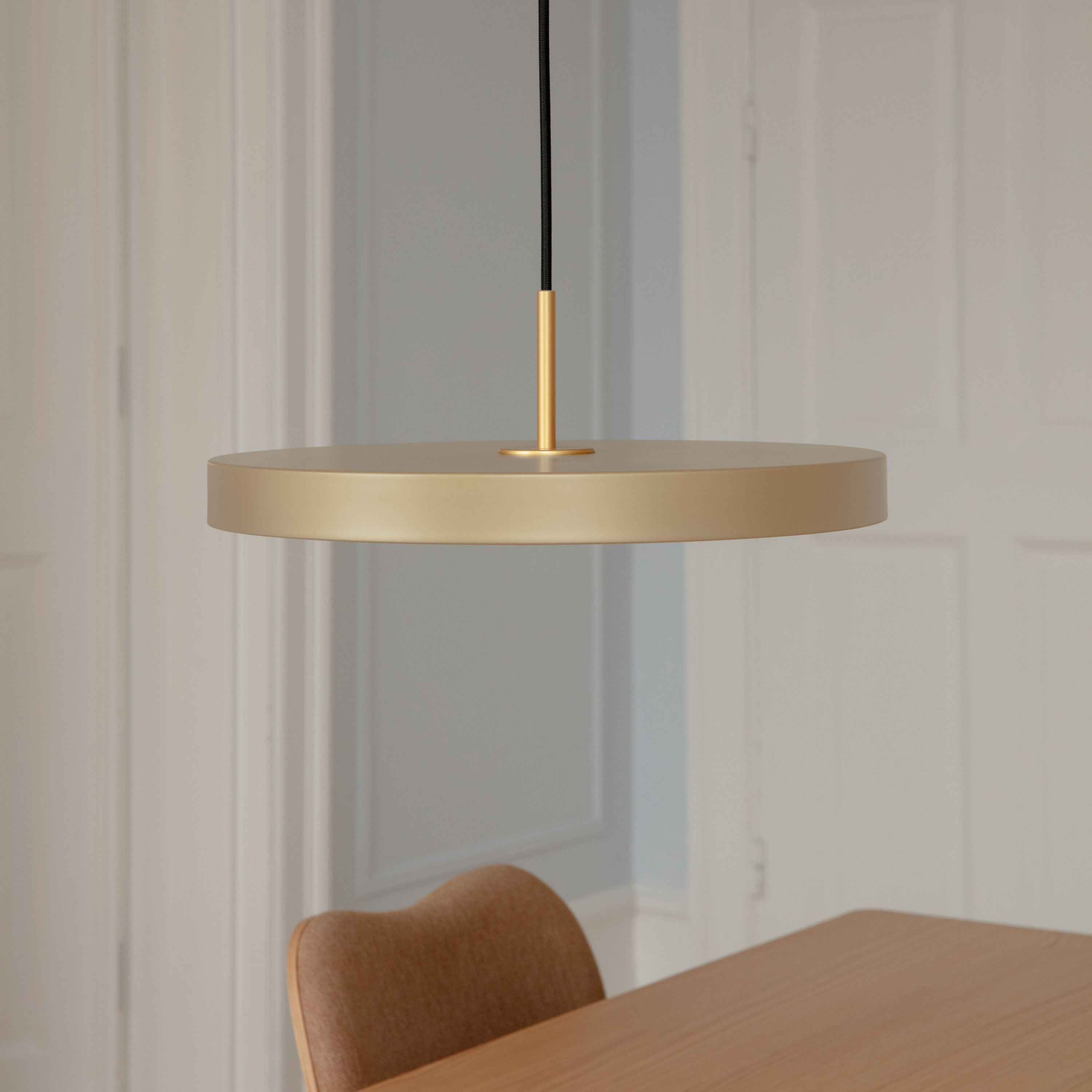 UMAGE Asteria pendellampe beige upcycled
