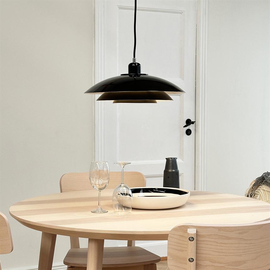 Dyberg Larsen Kaje D40 pendel sort 40 cm metall