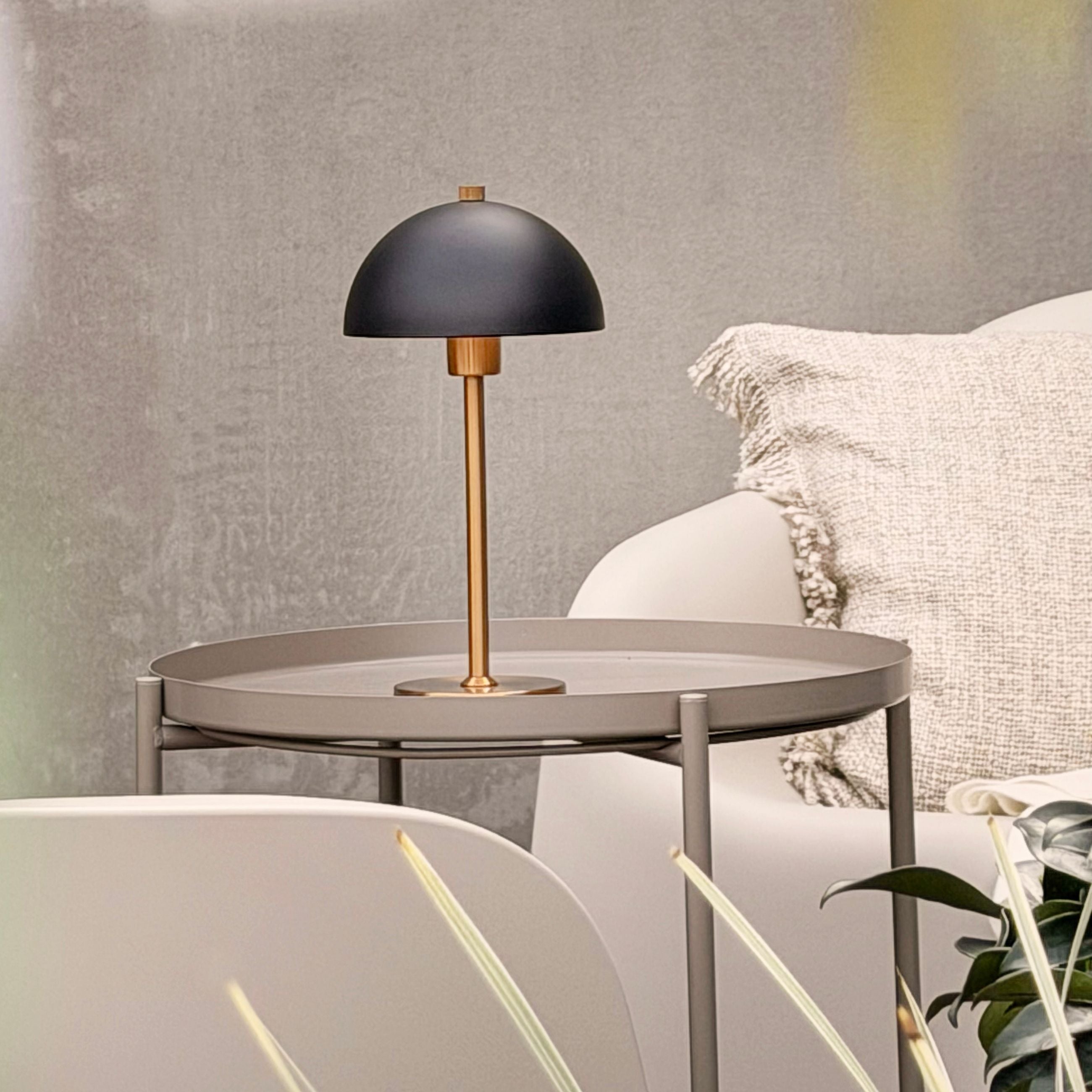 Dyberg Larsen Borås bordlampe sort messing oppladbar