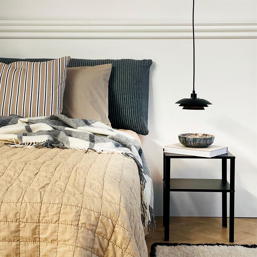 Dyberg Larsen DL20 pendel sort klassisk taklampe