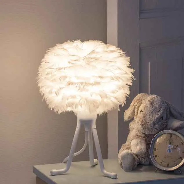 Umage Eos Micro bordlampe fot hvit fjær