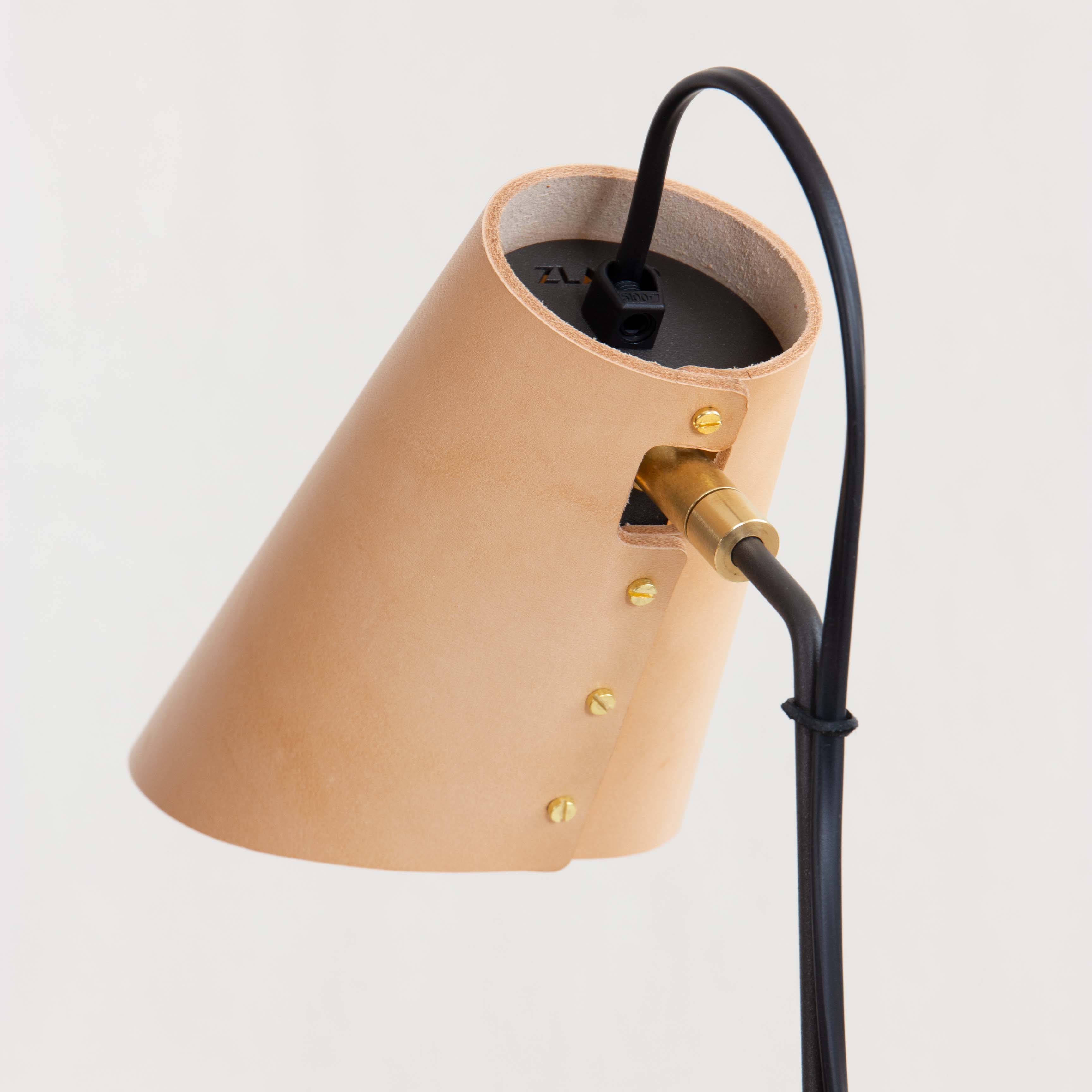 Zlamp Erik 230-19 vegglampe kort cognac skinn dimbar