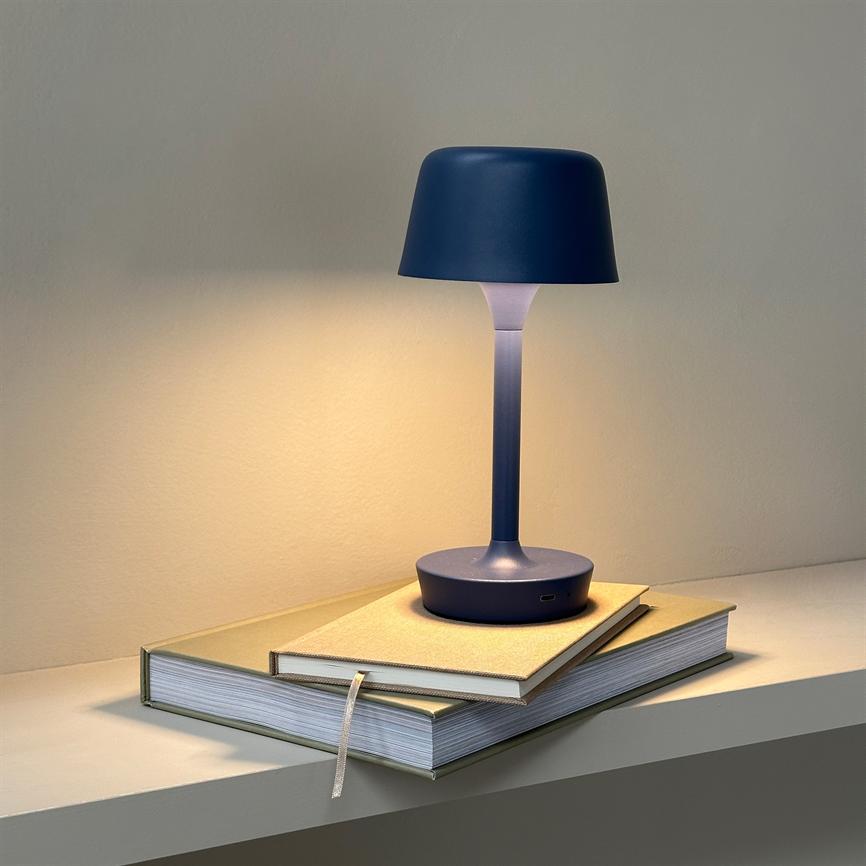 Dyberg Larsen Flow oppladbar bordlampe indigoblå