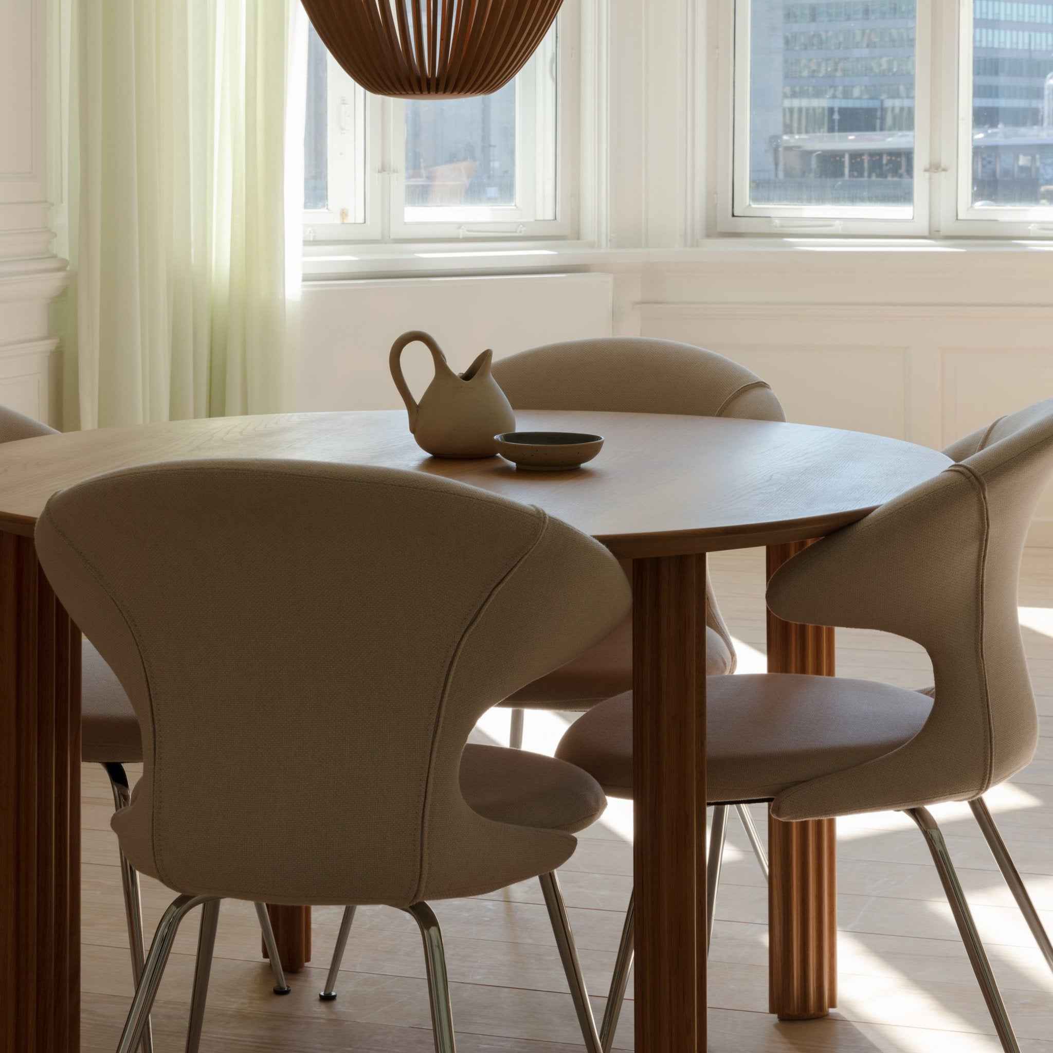 UMAGE Comfort Circle matbord rundt eik