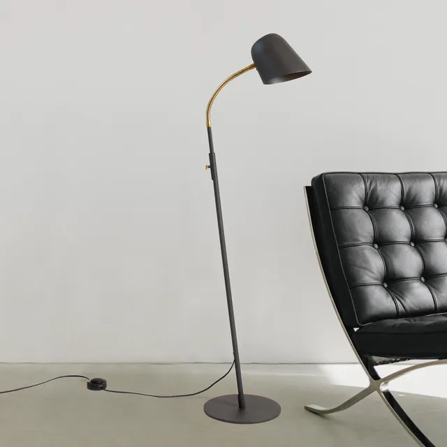 Zlamp Q15 447-15 gulvlampe mørkegrå messing dimbar