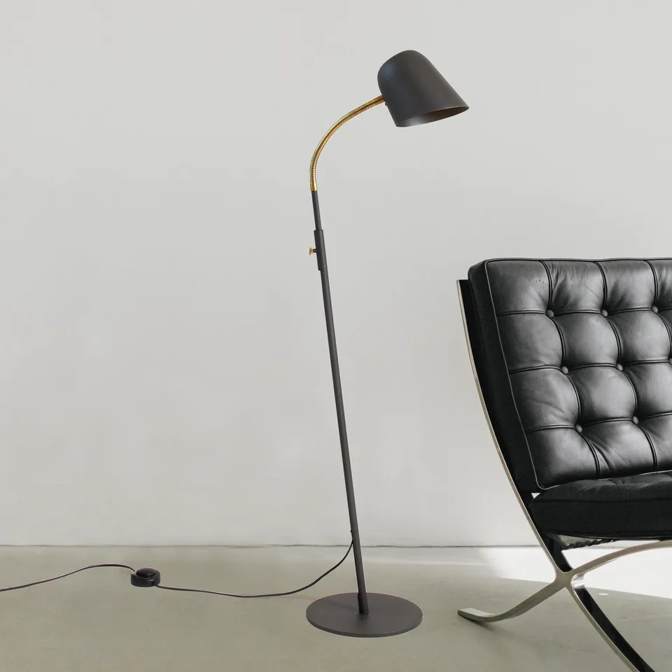 Zlamp Q15 447-15 gulvlampe mørkegrå messing dimbar