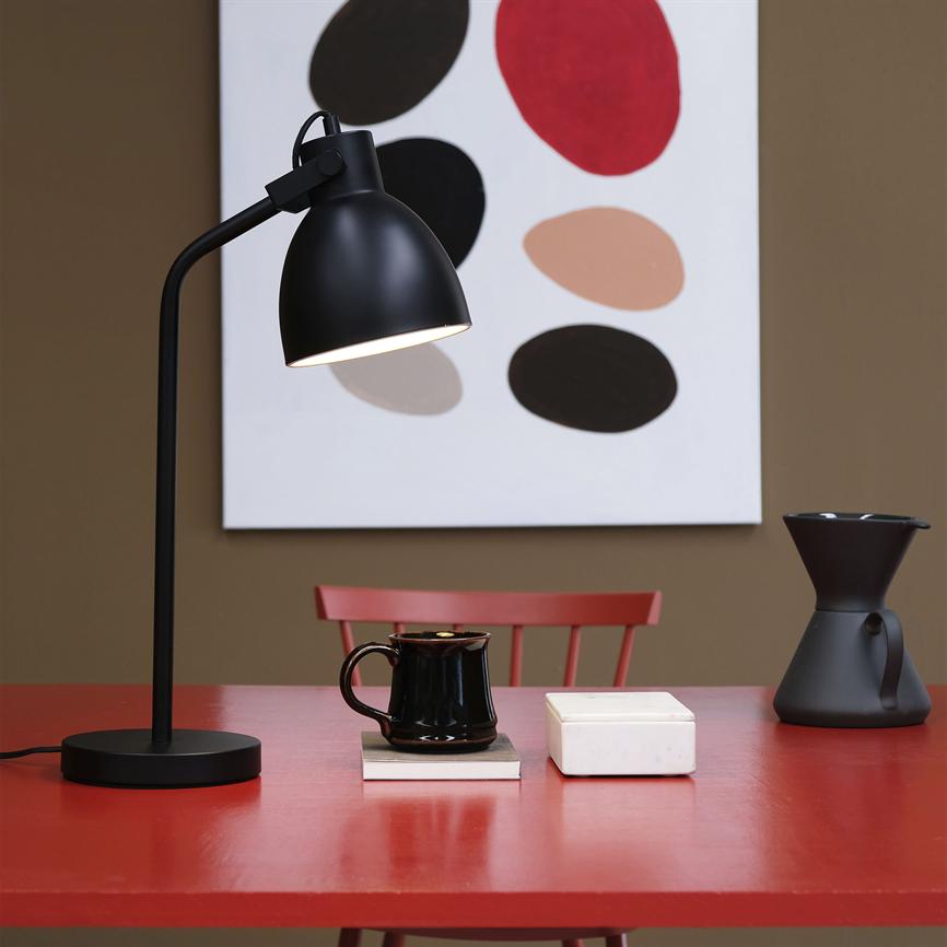 Dyberg Larsen Coast bordlampe svart metall