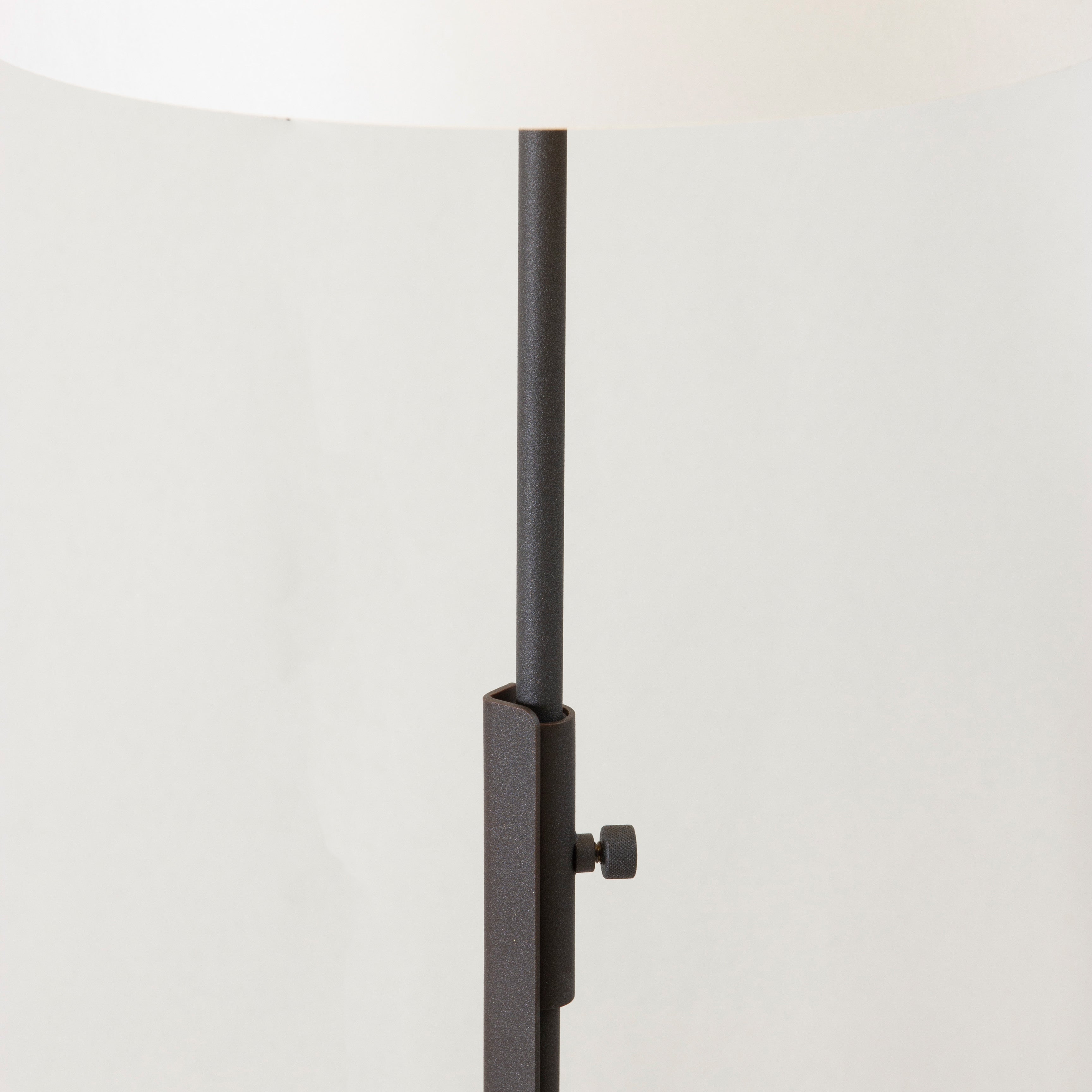 Zlamp Vega 140-3024 gulvlampe mørkegrå morbærpapir
