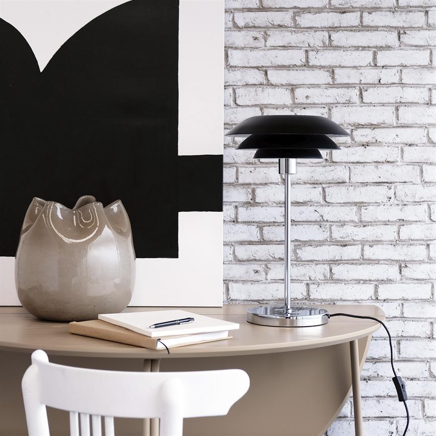 Dyberg Larsen DL31 bordlampe svart kontorlampe