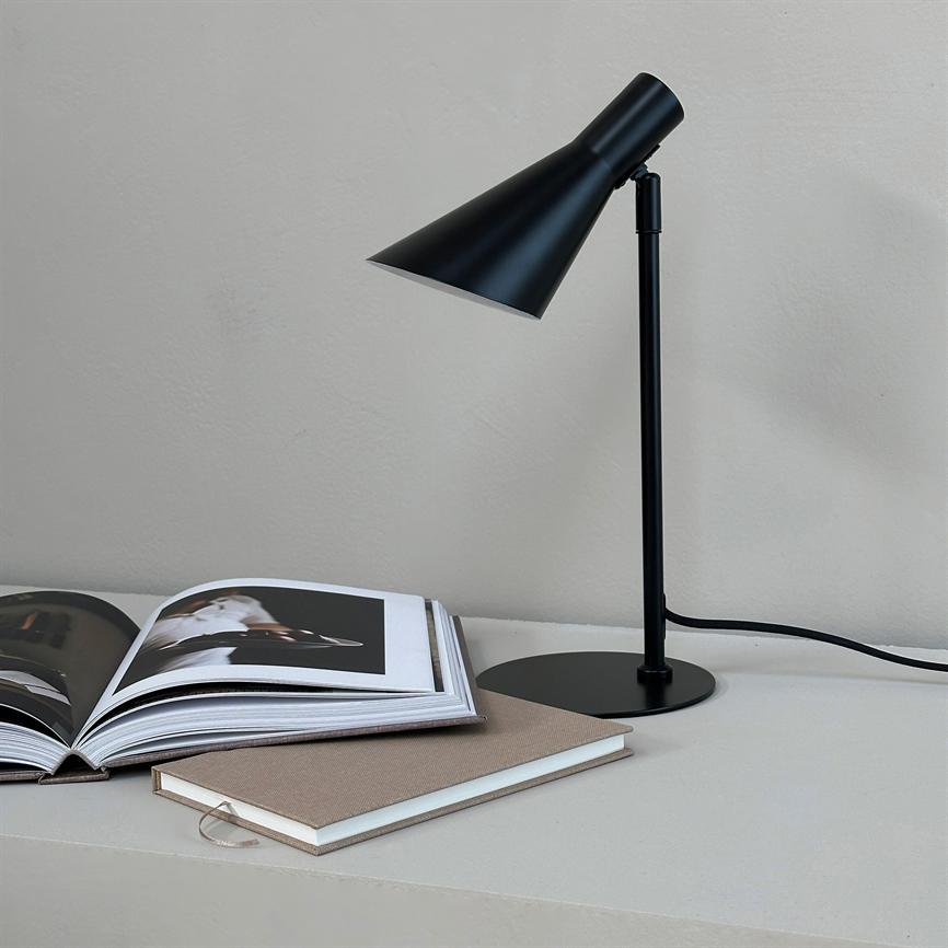 Dyberg Larsen DL12 Mini bordlampe sort metall