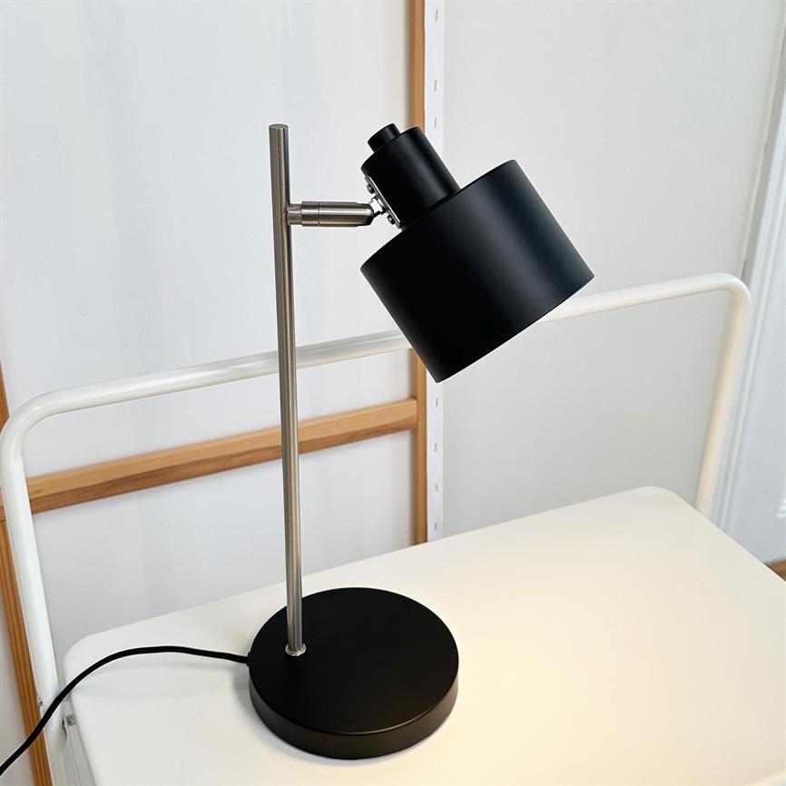Dyberg Larsen Ocean bordlampe sort børstet stål