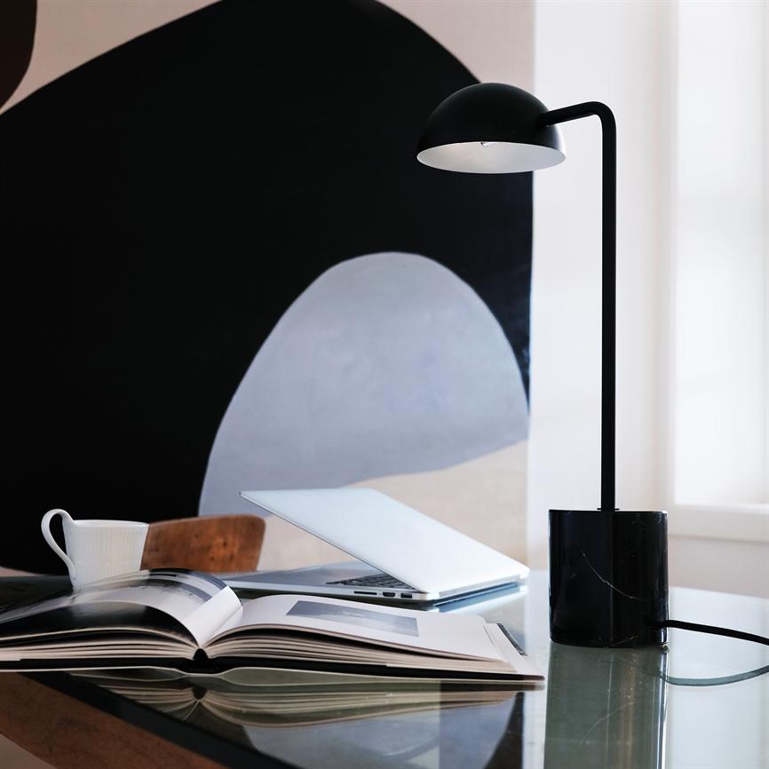 Dyberg Larsen Marble bordlampe svart marmor