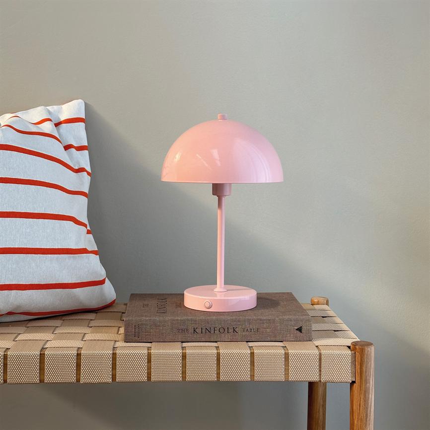 Dyberg Larsen Stockholm V2.0 bordlampe rosa oppladbar