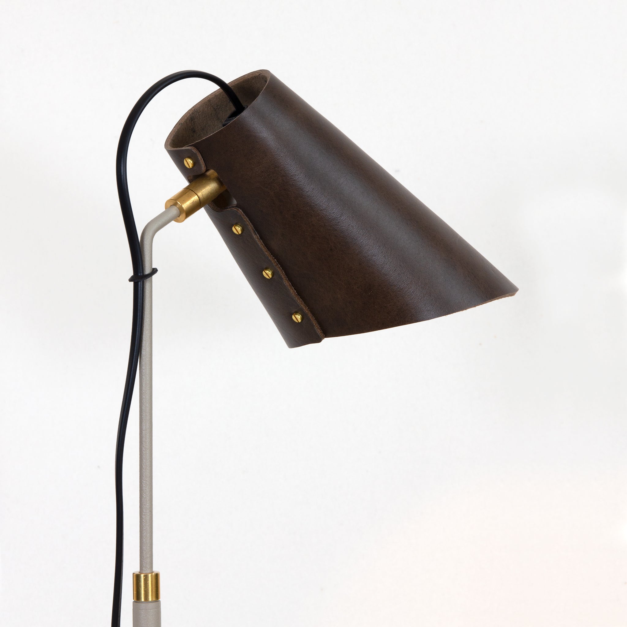 Zlamp Erik 230-19 vegglampe kort cognac skinn dimbar