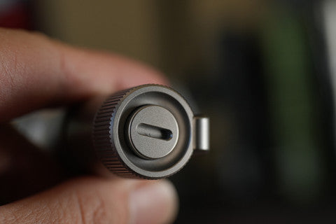 Master LED E05 II Titanium Stonewashed lommelykt 1300 lumen kaldhvit