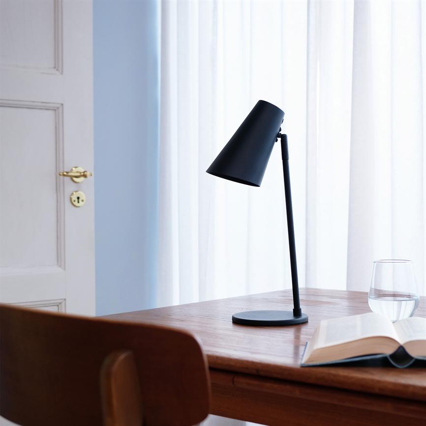 Dyberg Larsen Cale bordlampe svart oppladbar