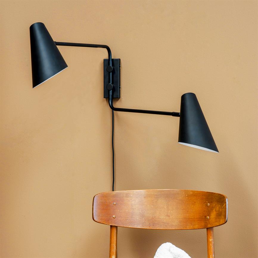 Dyberg Larsen Cale vegglampe svart justerbar